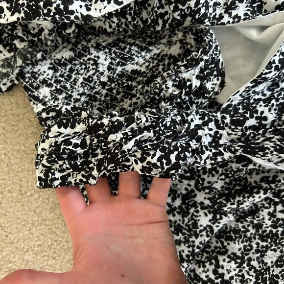 Black and white dress - Picture 3 of 7